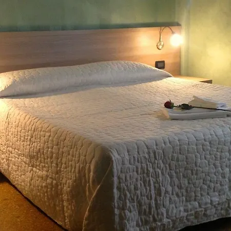 Hotel Lux *