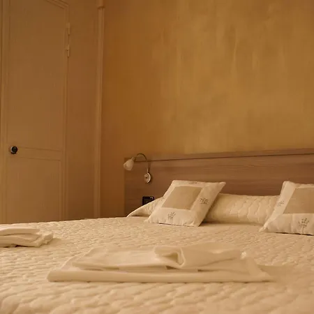 Lux *